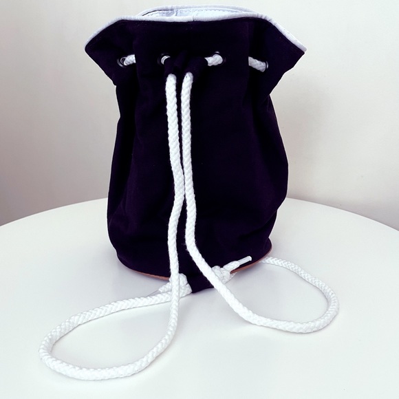 CHANEL Bucket Drawstring Shoulder Bag (Small Size) - Picture 3 of 6